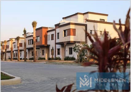 تاون هاوس لوكيشن مميز بسعر لقطه في كمبوند ازار 2 التجمع القاهره الجديده بجوار بالم هيلز و ميفيدا azzar 2