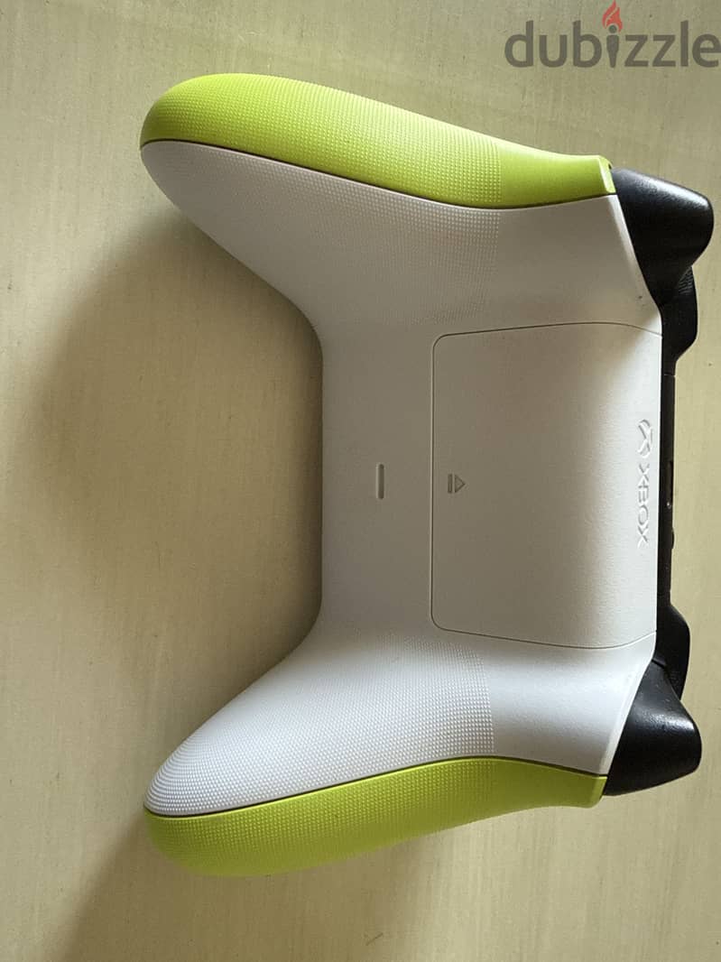 Xbox x series neon controller 2