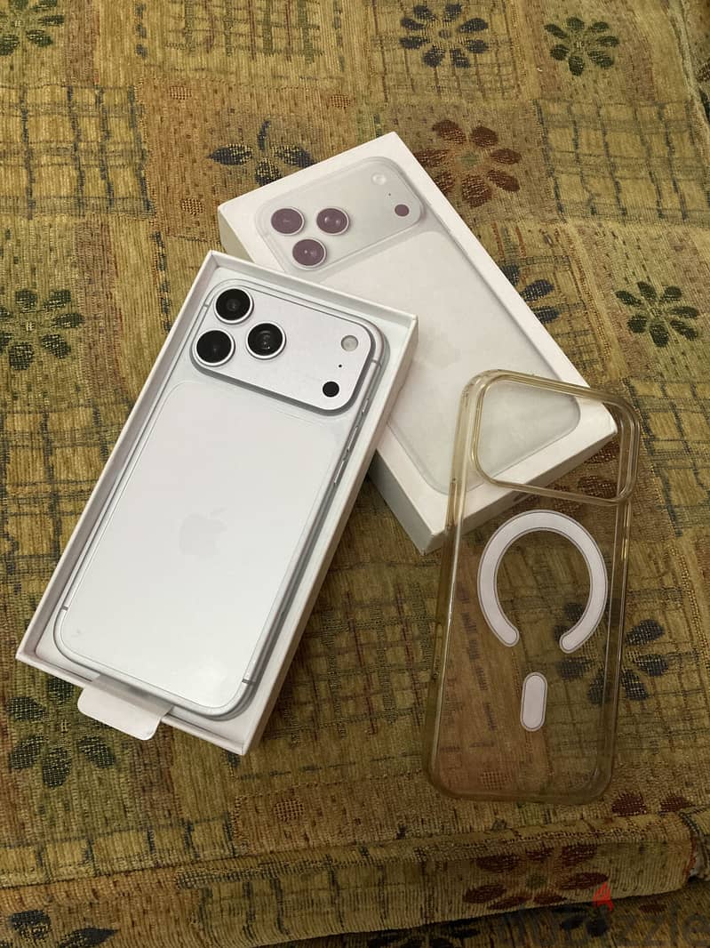 Apple - iPhone 17 Pro Max 1