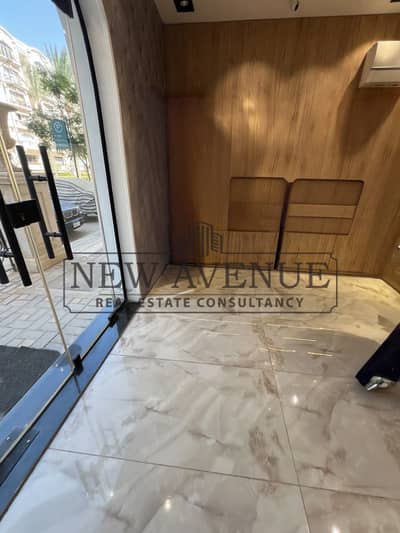 ‎محل 100 متر مع عائد استثماري 8 % للبيع متشطب بالكامل في هايد بارك   Hyde Park
