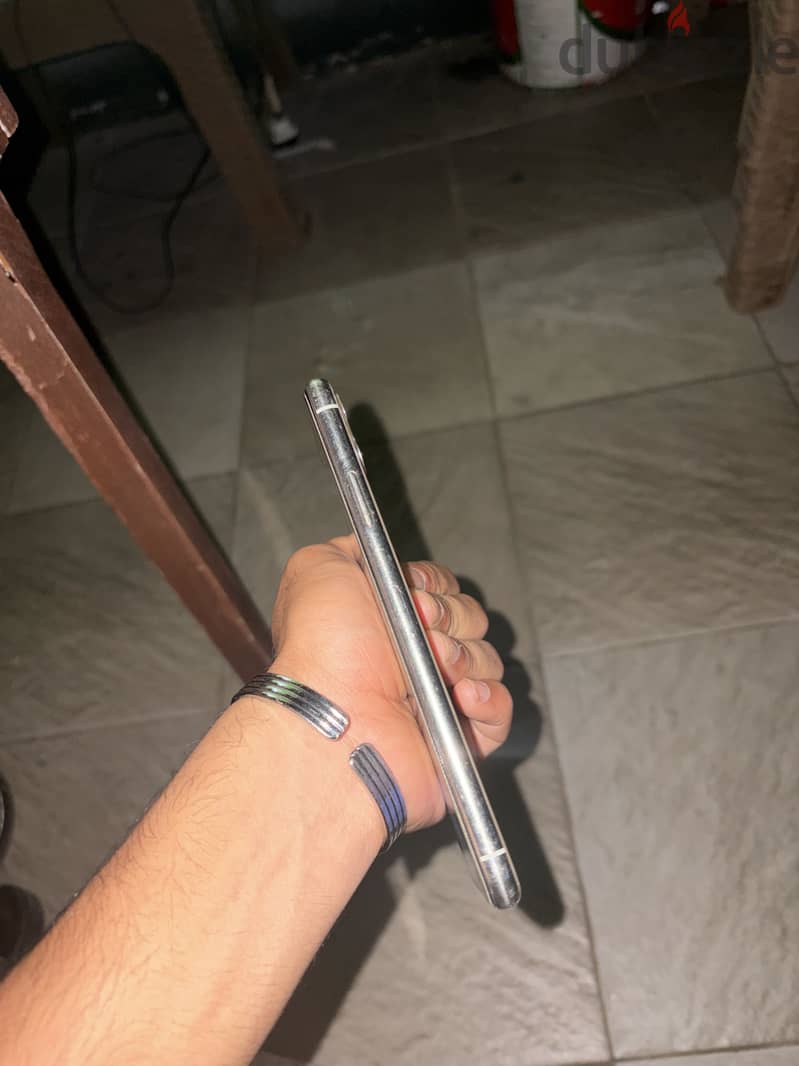 Apple - iPhone 11 Pro Max 2