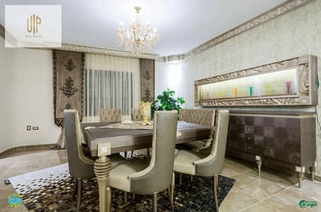 Apartment for sale in the South of the Academy, excellent finishing and ready for living, open view of the square and garden, and sale with the kitchen