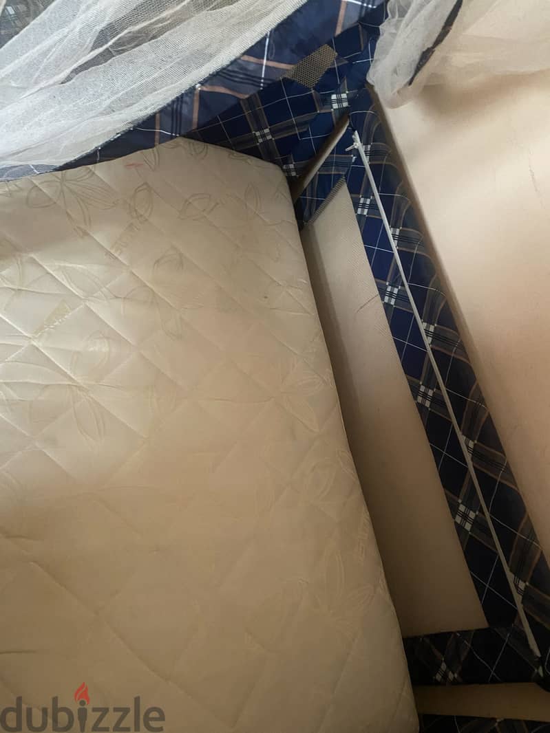 سرير اطفال 1