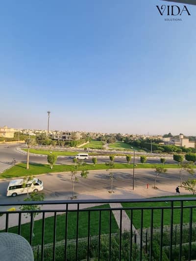 بنتهاوس 209 متر متشطب بالكامل للبيع فى ويست تاون سوديك فيو على لاند سكيب بسعر مميز و تشطيب فندقى
