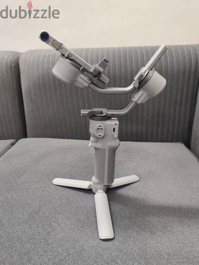 DJI RS 4 Mini gimbal with tracking