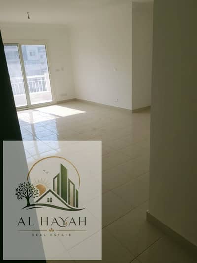 Apartment 116 meters for sale in the most upscale stages of Madinaty, phase b10, finished by the company in excellent condition, completely unscathed, excellent location in front of the first season.