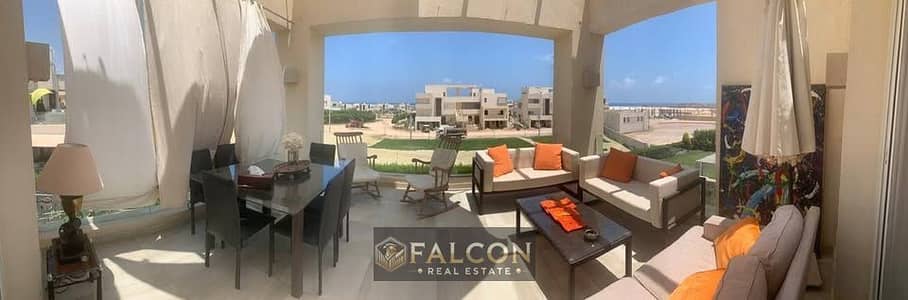 بسعر اللونش الافتتاحي تقدر تمتلك شاليه غرفتين متشطب بالكامل HighEnd دايركت ع البحر في قلب راس الحكمه من بالم هيلز و قسط لحد 10 سنين