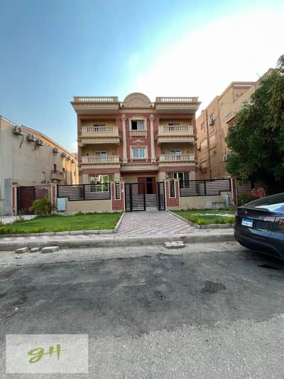 شقة جاهزة للاستلام فيو مميز على مربع لاند سكيب كبير  للبيع في كمبوند غرب جولف القاهرة الجديدة Gharb Golf Compound New Cairo