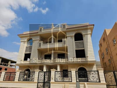 اقل سعر لشقه للبيع220م روف في القرنفل فيلات علي التسعين بالاسانسير و تراس كبيييير خلصانه تصالح بالكامل تاني نمره من التسعين نص تشطيب اسلام فوري