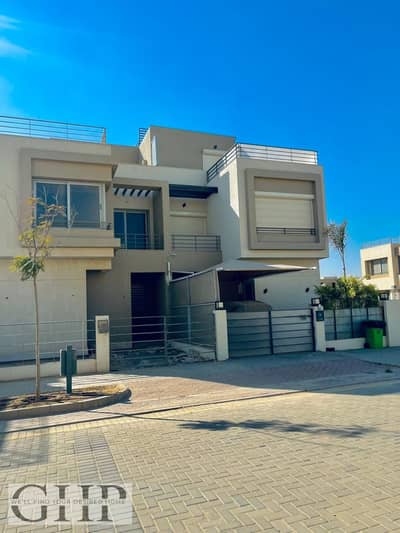 Twin House Prime location for Sale in Palm Hills New Cairo