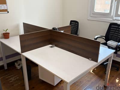 4 people table