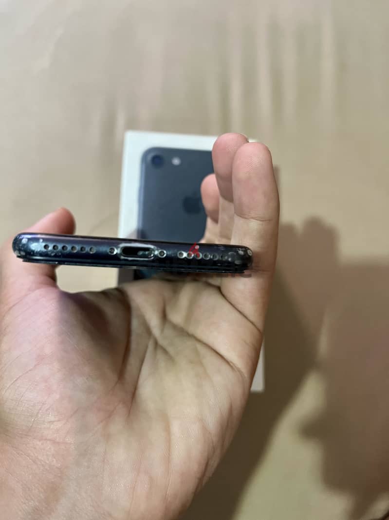 iPhone 7 4