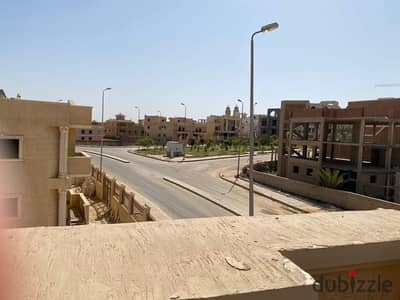 توين هاوس للبيع 605م الحي 13 مجاورة 6 سوبر لوكس موقع مميز