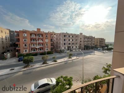 شقة لقطة للبيع في الحي التاسع العبور