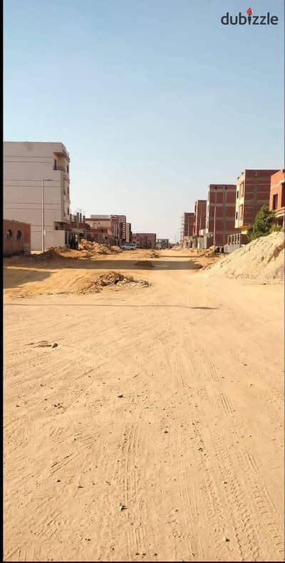 أرض 209 متر للبيع في مدينة بدر – الحي السادس مجاورة 5 – على الرئيسي مباشرة – رخصة وتصريح حفر وعداد مياه – بجوار الخدمات والنادي الجديد