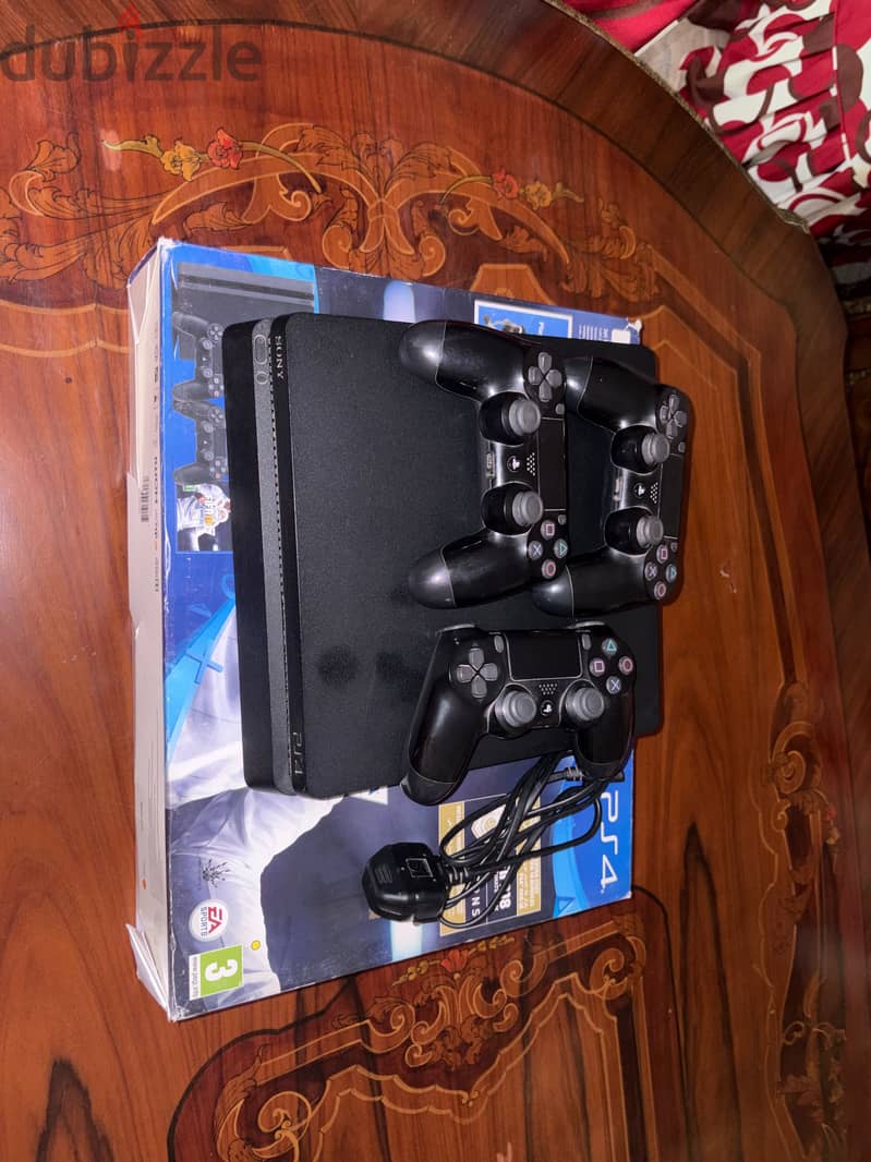 PS4 2 controllers 2