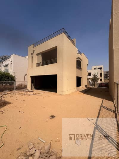 Type M Ready to Move Standalone Villa for Sale by Installments in The Crown Palm Hills 6th of October Golf Extension