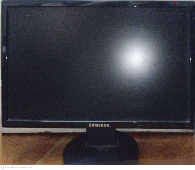 PC with a screen , keyboard and mouth 3