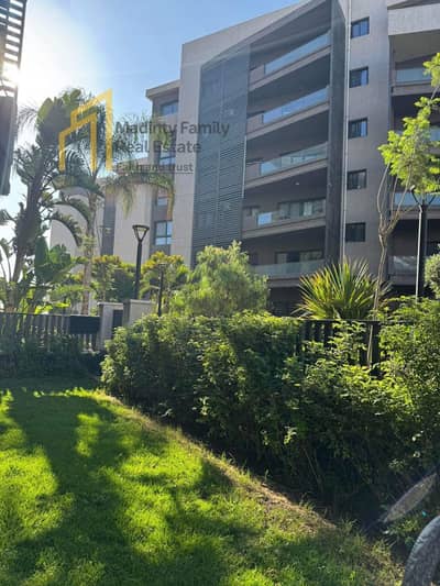 For rent a ground floor apartment with a garden in the finest stages of Madinaty in Rivado 90 meters and 40 garden