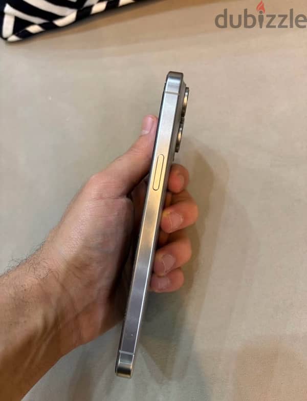 iPhone 15 Pro Max – Titanium 3