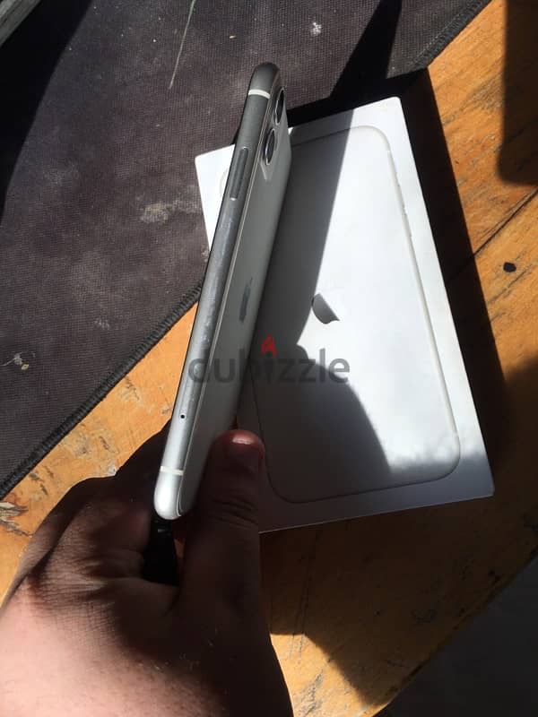 iphone 11-128 with box 3