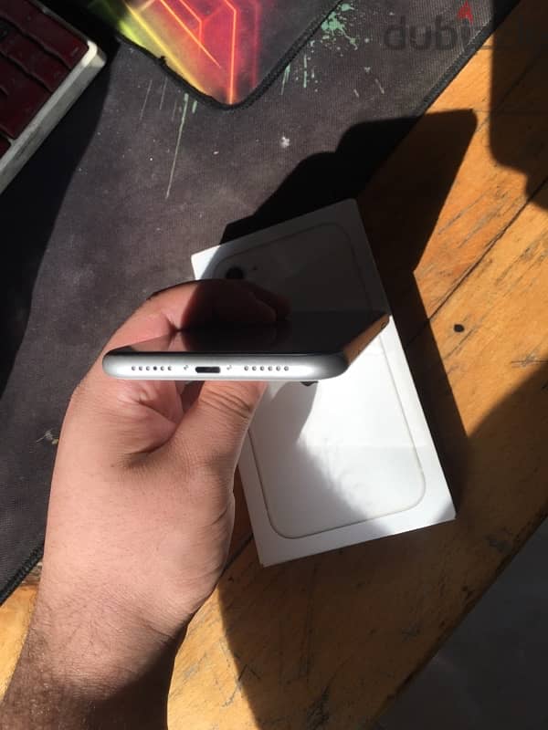iphone 11-128 with box 4