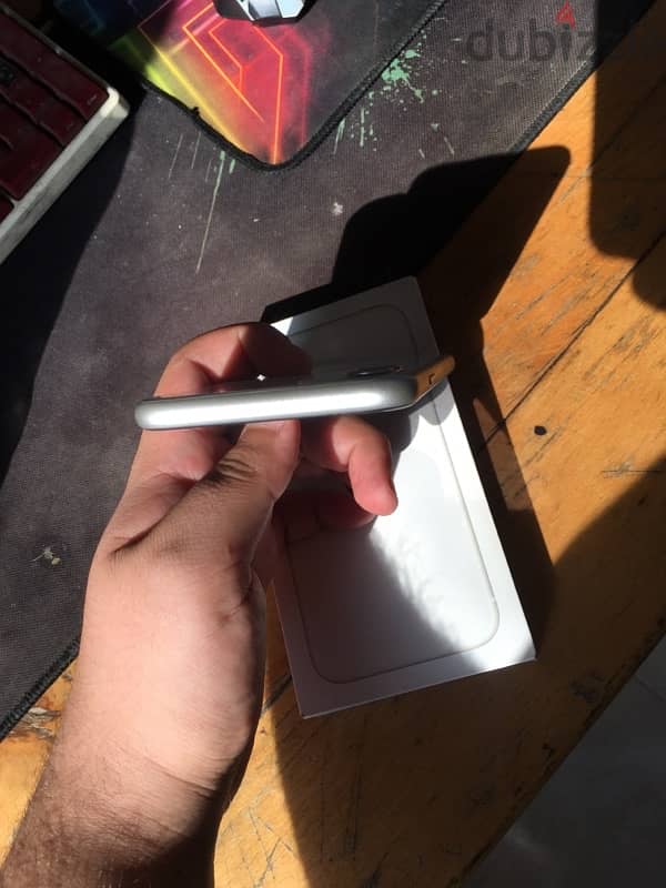 iphone 11-128 with box 5