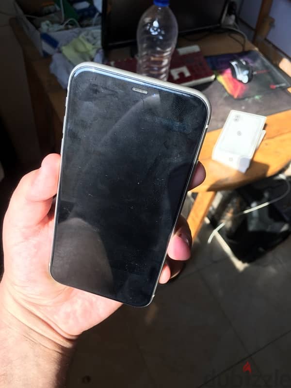 iphone 11-128 with box 6