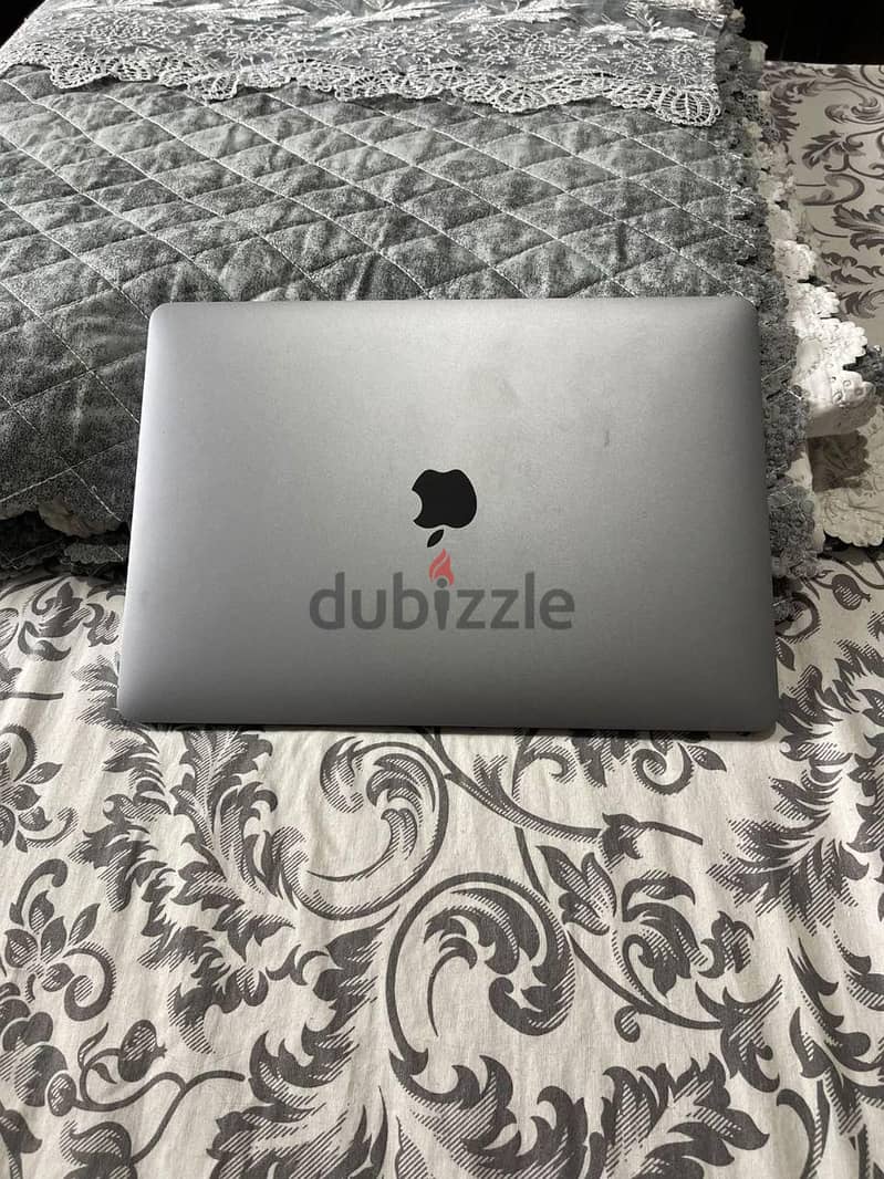MacBook Pro 13-inch (2020) 1
