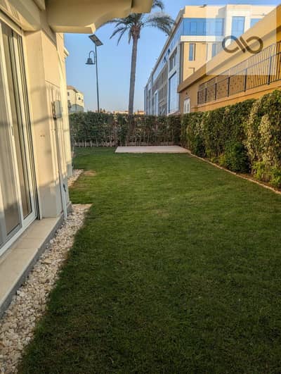  شقة للإيجار في Mivida Avenue Residence   دور أرضي بجاردن خاصة  178م + 150م جاردن  3 غرف نوم  3 حمامات  تكييفات  شاتر ‍ حمام سباحة