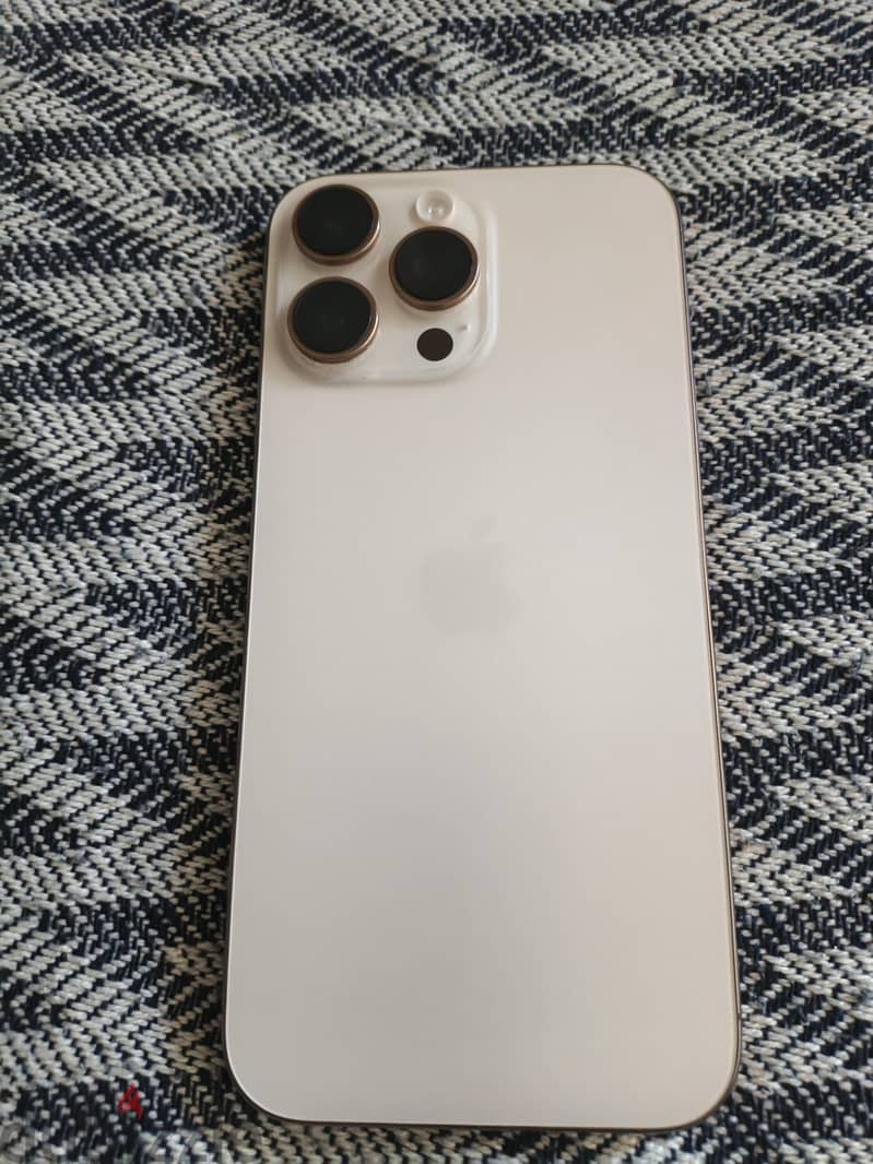 Apple - iPhone 16 Pro Max 1
