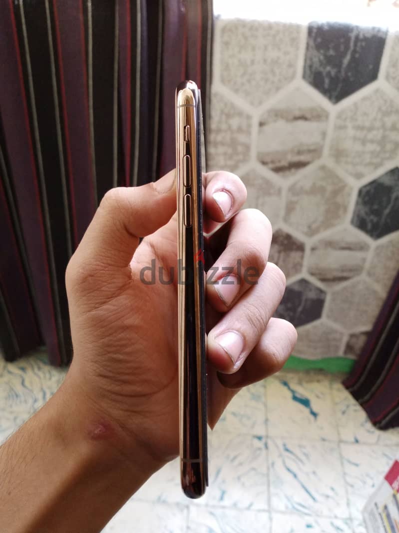 iPhone 11 Pro 256g gold 4