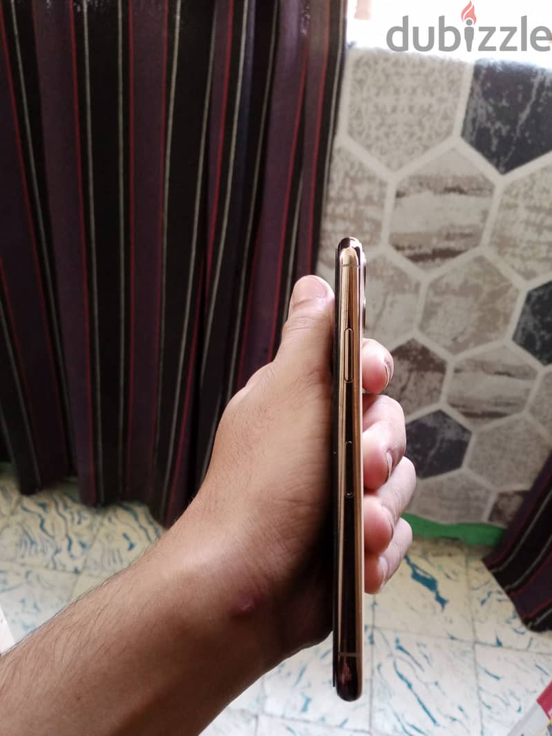 iPhone 11 Pro 256g gold 8