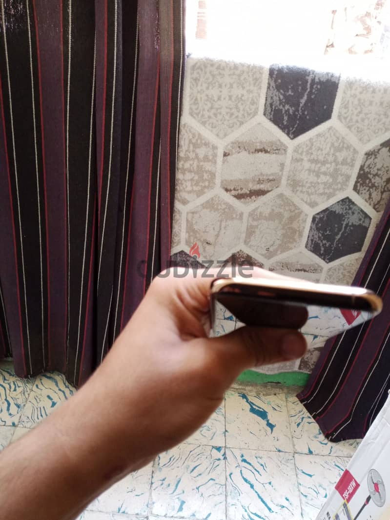 iPhone 11 Pro 256g gold 9