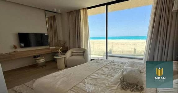 بخصم 30% شاليه للبيع بفيو مميزعلي البحر متشطب بالكامل بمقدم 790الف في العلمين الجديدة في قريه جلي glee بجوار الحي اللاتيني ومزارين وتقسيط حتى 10 سنوات