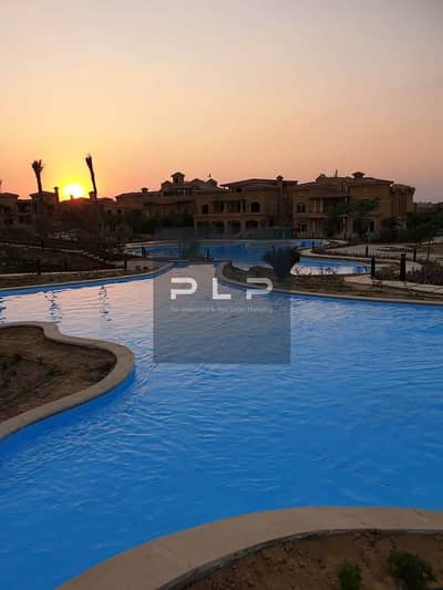 تاون هاوس كورنر ألترا سوبر لوكس مجهز بالكامل للبيع في لينا سبرينجز التجمع  Leena Springs New Cairo