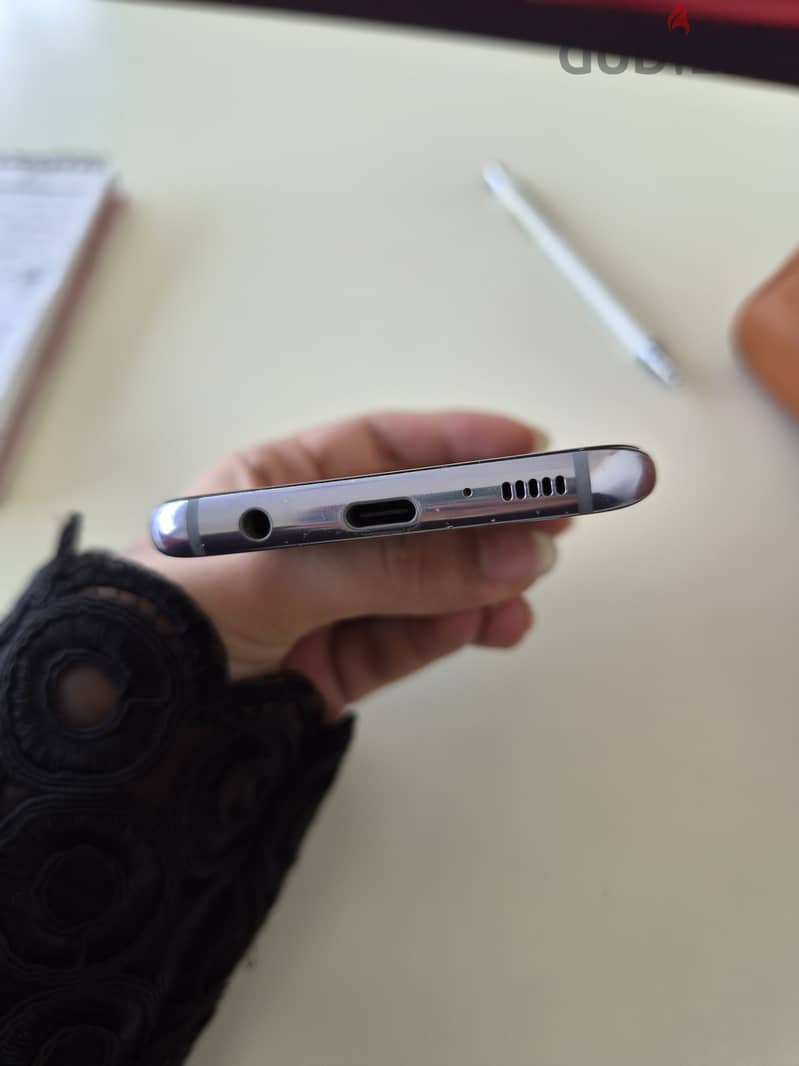 Samsung Galaxy S8 Dual SIM – 4GB RAM / 64GB Storage  4