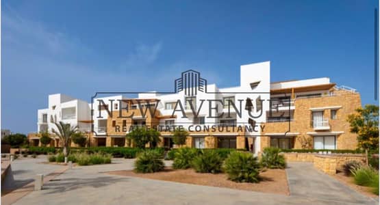 شاليه للبيع متشطب بالكامل بالمطبخ والتكيفات فى سوان ليك الجونه Swan Lake El Gouna بمقدم واقساط على ٧ سنين على اللاجون مباشره