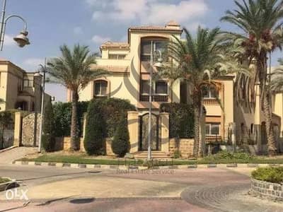 تاون هاوس ميديل للبيع في قطاميه رزيدانس التجمع الخامس موقع متميز و اقل من سعر السوق