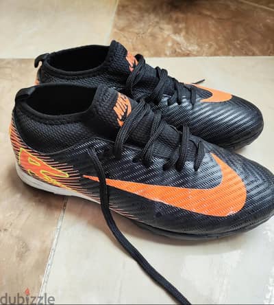جزمه ترتان كره قدم مقاس ٤٢ - 42 Nike Turf Football Shoes size