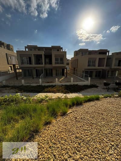 توين هاوس 300 م جاهز للاستلام 2 ليفينج روم للبيع في بالم هيلز القاهرة الجديدة Palm Hills New Cairo