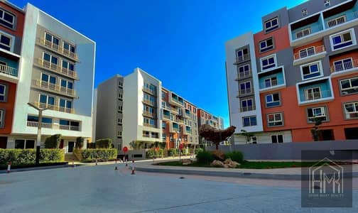 Apartment for sale in the Fifth Settlement in the Amorada compound on Al-Tas'een Street in New Cairo with a large discount on furniture and appliances, immediate delivery