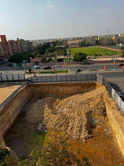 محل تجاري للبيع في شارع 9 الرئيسي بالمقطم على ميدان مصر للتأمين مباشرة.