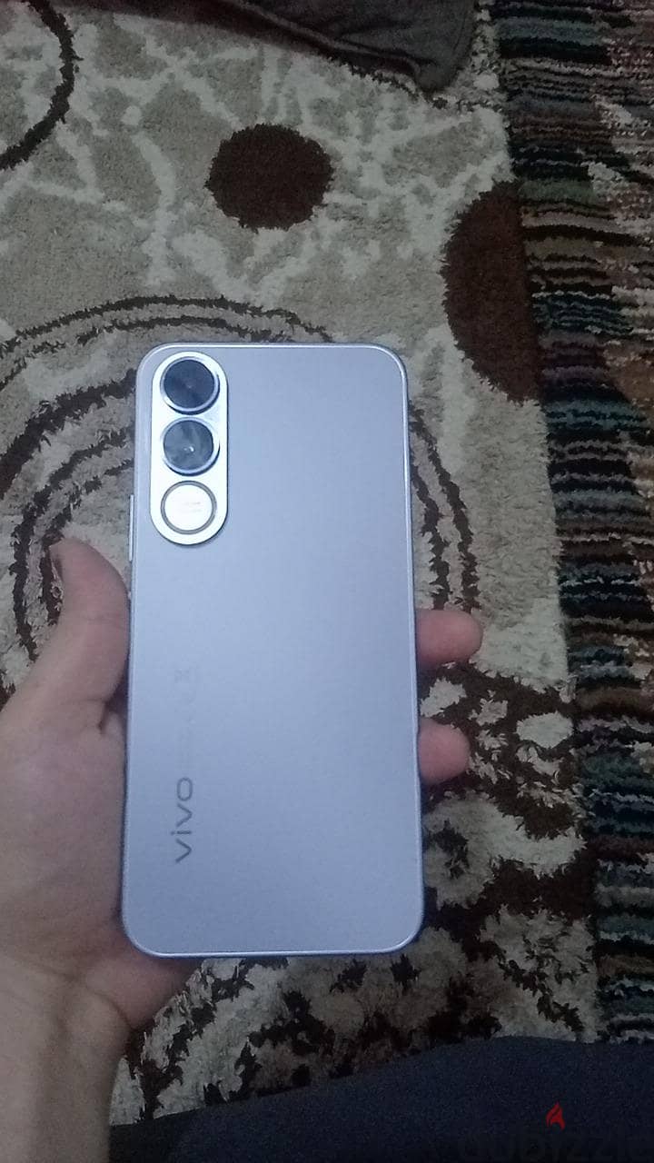 فيفو V70 fe 1