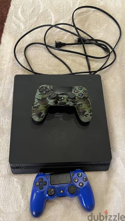 Playstation 4 - 1TB - 2 joysticks