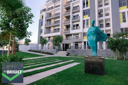 شقة للبيع في التجمع الخامس داخل The Icon تجمع التسعين وAUC وHyde Park