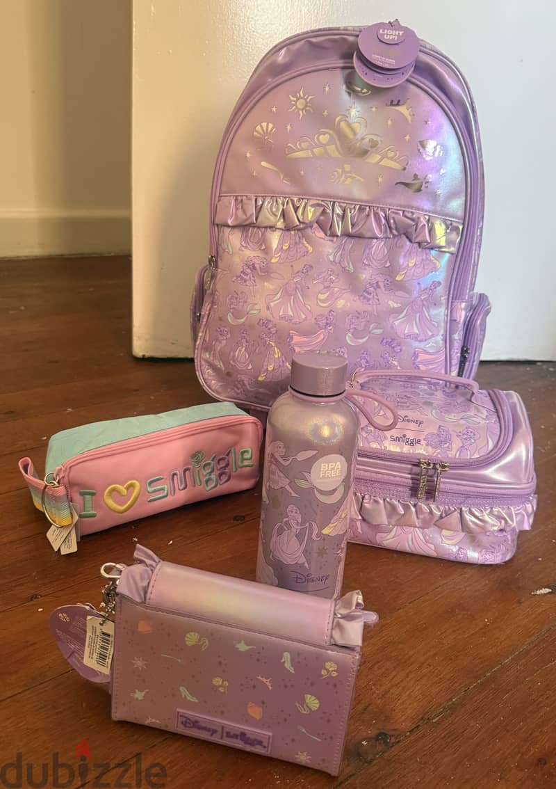 Smiggle Bag with full components 7