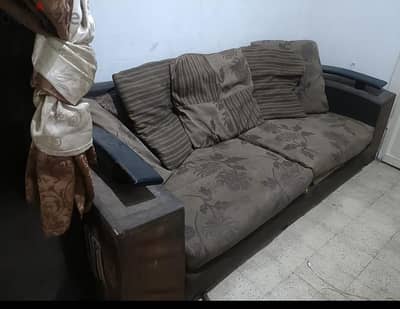 انترية امريكانى من دمياط  ٢ كنبة كبيرة ٢ كرسى