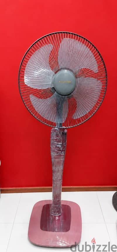 مروحة توشيبا العربي استاند بحاله ممتازه 3 سرعات صوت ناعم ممتازه