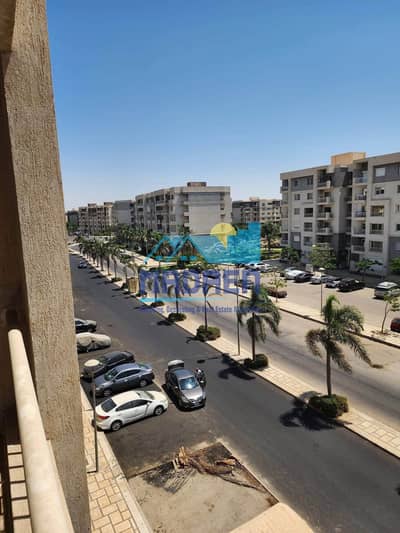 116 square meters apartment for sale in B10 with a view of the street in Madinaty at an excellent price